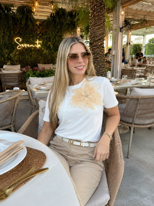 Elegant White | Camel